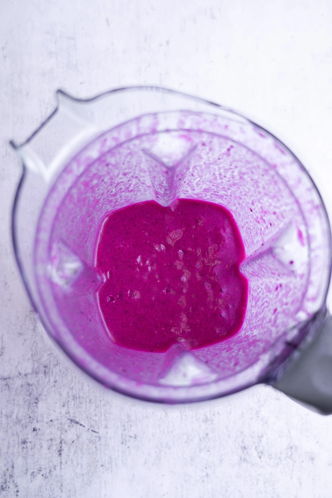 dragon fruit smoothie in a blender