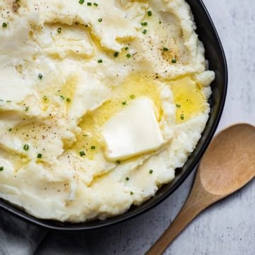 mashed potatoes with butter and chives