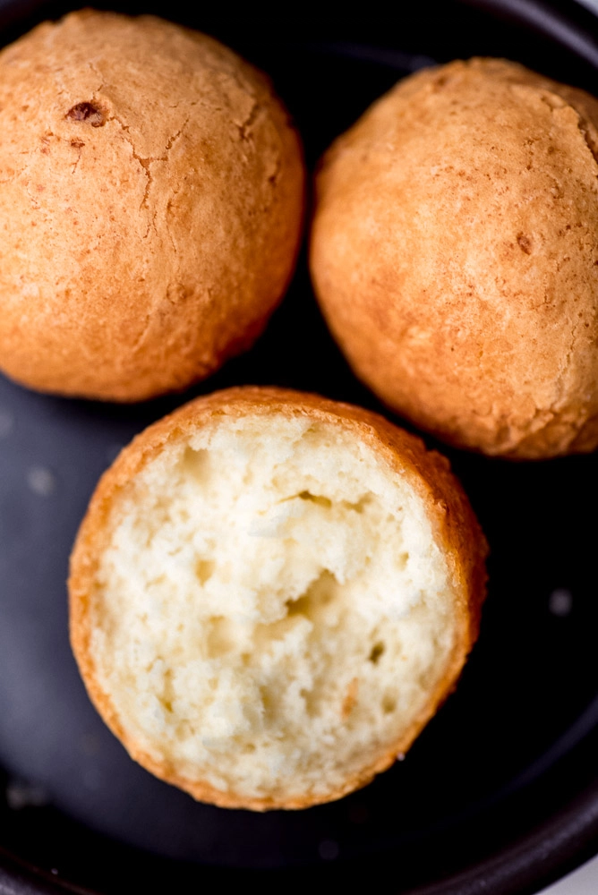 Colombian buñuelos in a plate