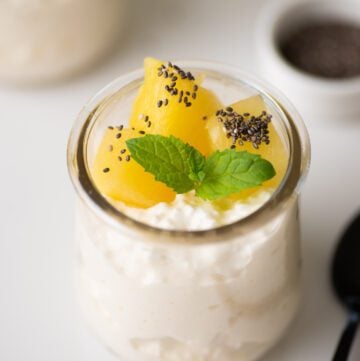 Cottage cheese with pineapple, chia seeds and mint