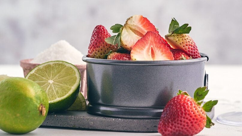 ingredients to make frozen margarita with strawberries