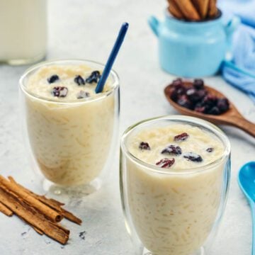 Arroz con leche in glass cups.
