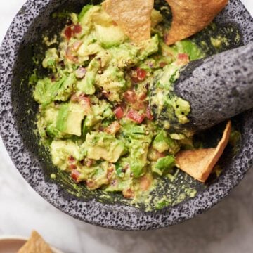 Guacamole with chips