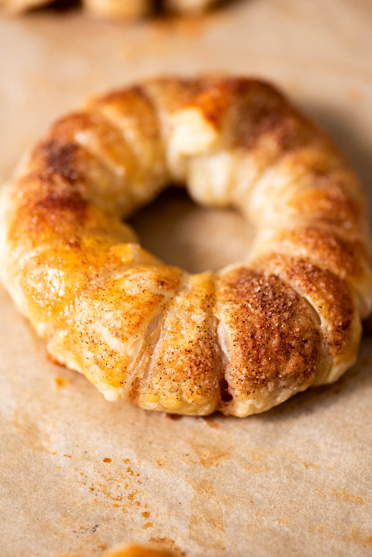 Apple rings in puff pastry.