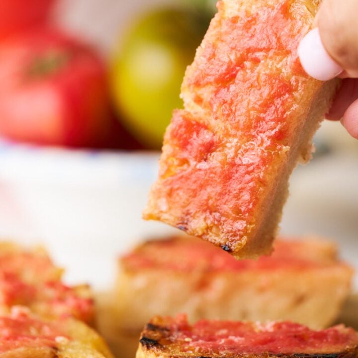 Slice of pan con tomate